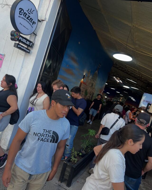 Gracias por este domingo!
Hoy hasta las 19:30hrs.
Los estaremos esperando nuevamente desde el jueves 20 de Marzo desde las 15hrs. 
.
Somos Bazar de Emprendedores,
La mejor opción en el barrio Italia.